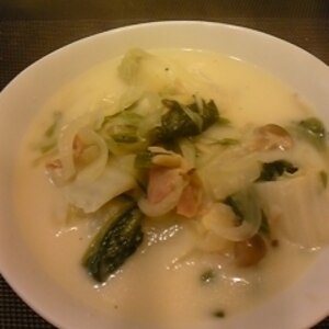 白菜・葱・かぶ・ベーコンの中華風ミルク煮